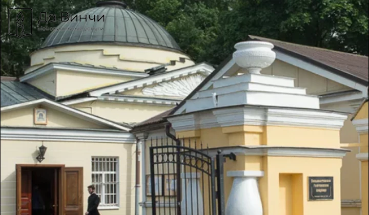 Памятник Петру Григорьевичу Алексееву, Герою Советского Союза, на Большеохтинском кладбище