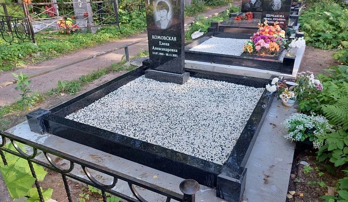 19.06.2024 года. Гранитный комплекс и памятник