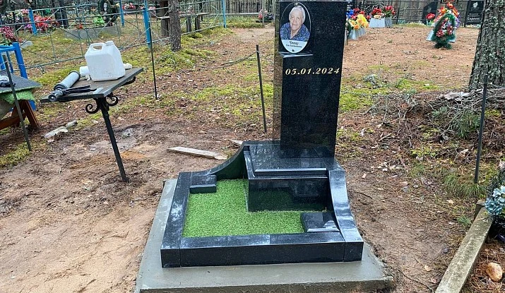 Памятник на урновое захоронение