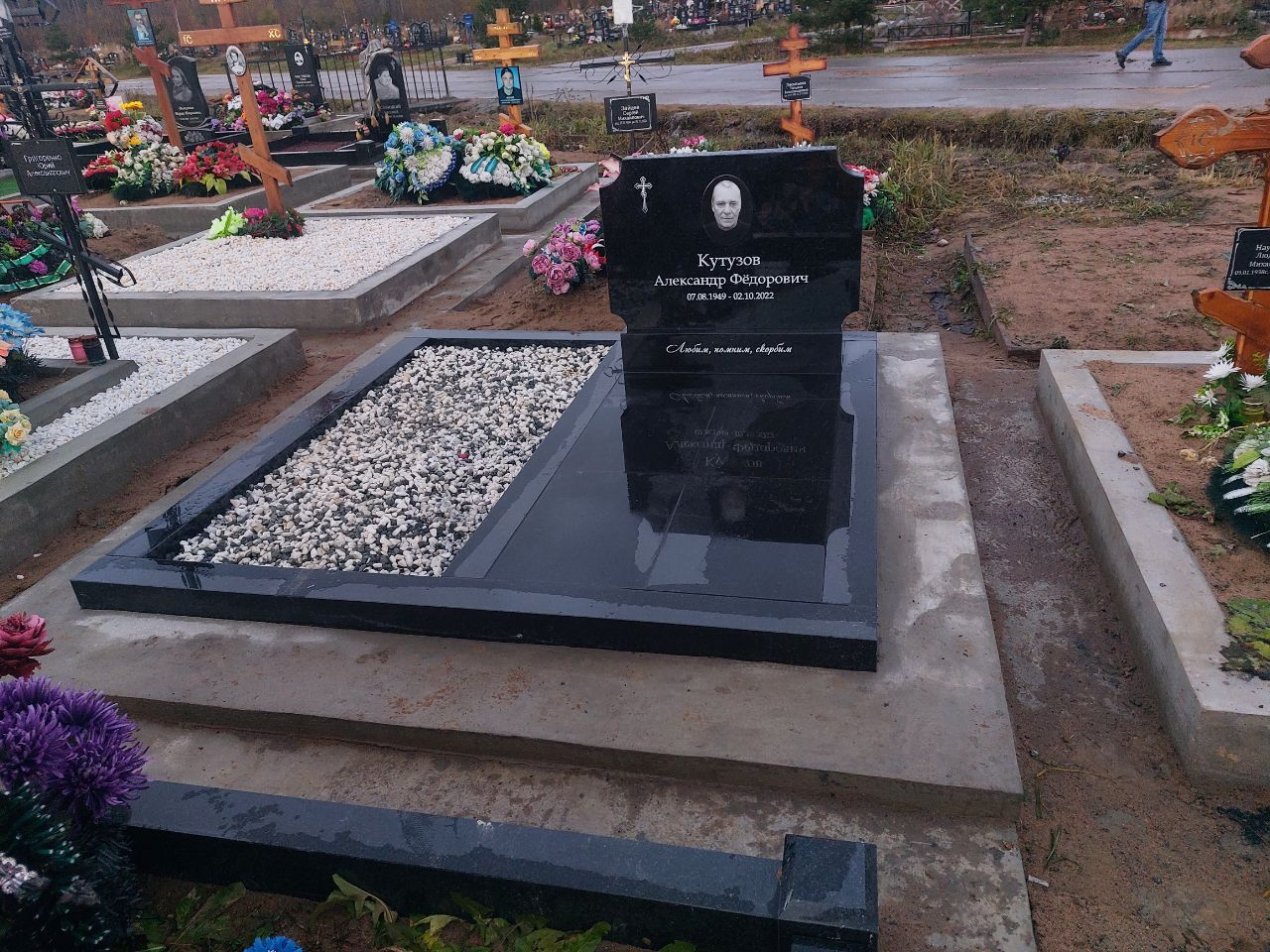 19.06.2024 года. Гранитные комплексы из черного гранита (Кутузов)