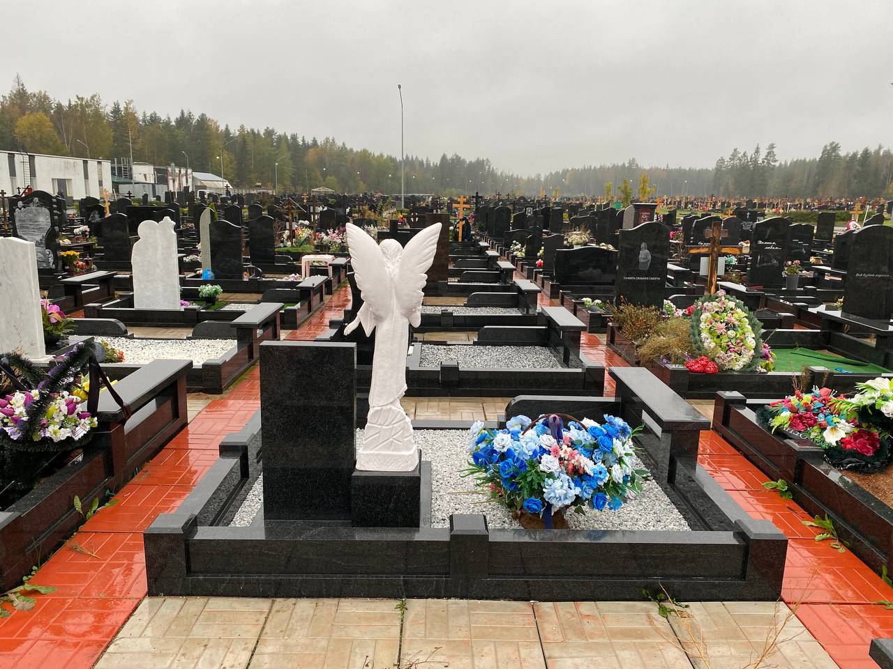 19.08.2025 года. Памятник-скульптура на Белоостровском кладбище 19.08.2025 года. Памятник-скульптура на Белоостровском кладбище