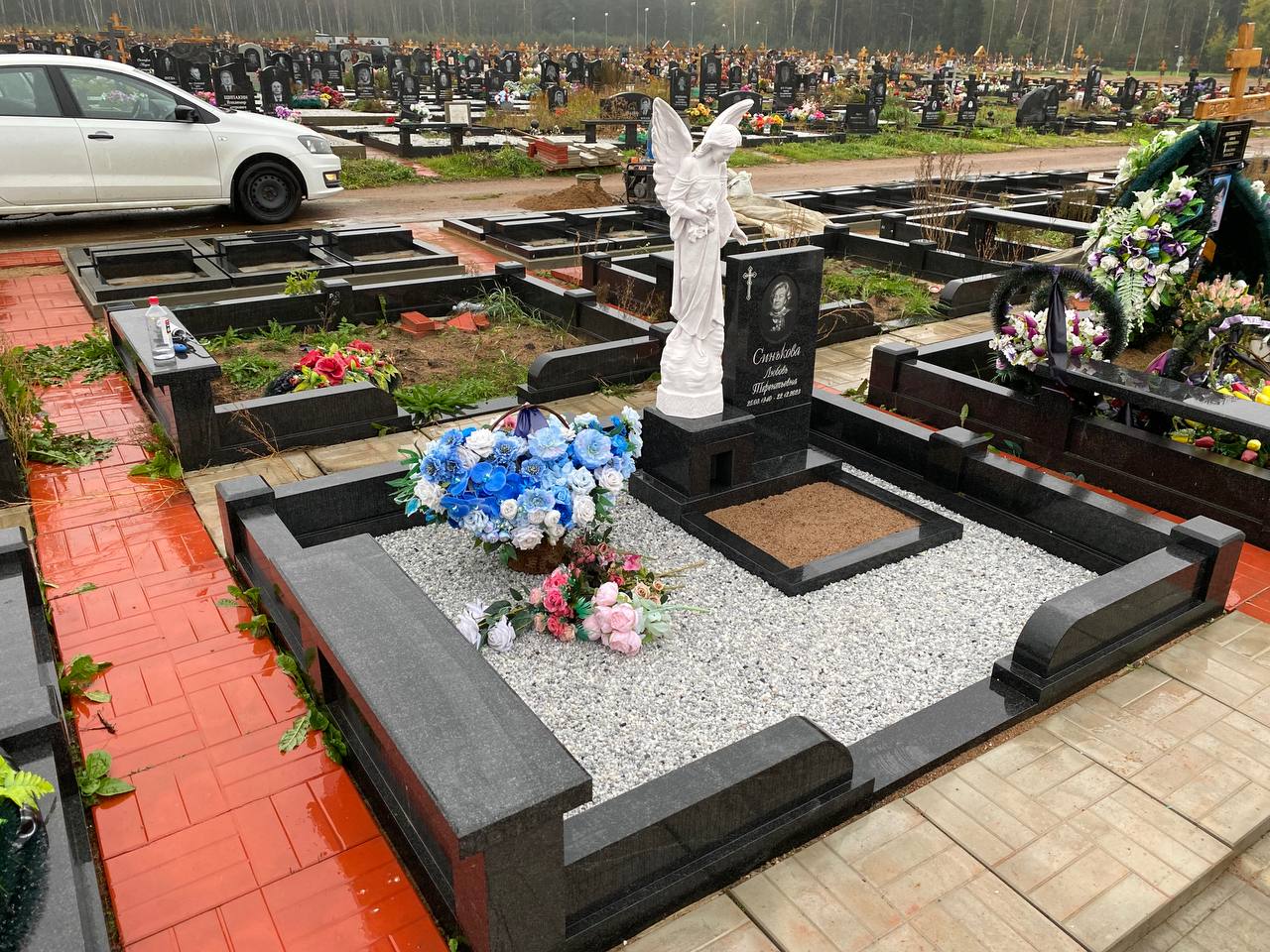 19.08.2025 года. Памятник-скульптура на Белоостровском кладбище 19.08.2025 года. Памятник-скульптура на Белоостровском кладбище