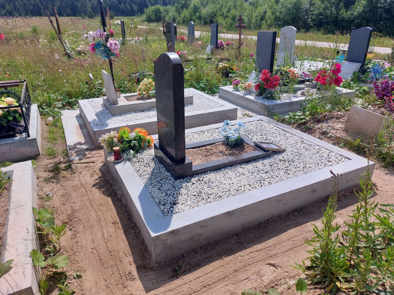 Православный памятник и благоустройство, Новое Колпинское городское кладбище