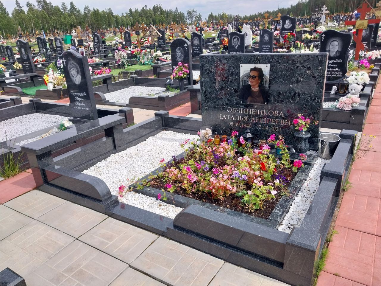 19.08.2025 года. Гранитный комплекс и памятник