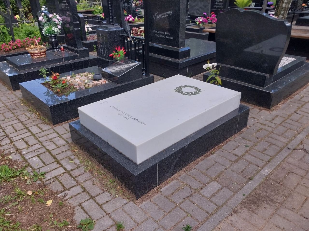 29.10.2024 года. Белая мраморная плита