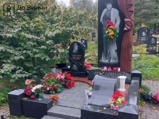 Эксклюзивный памятник, Смоленское православное кладбище