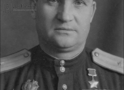 Памятник Егору Ефремовичу Анкудинову, Герою Советского Союза, на кладбище Памяти жертв 9-го января
