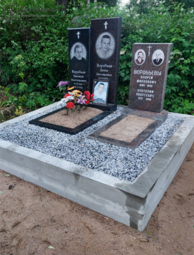 Комбинированный памятник на Волковском православном кладбище