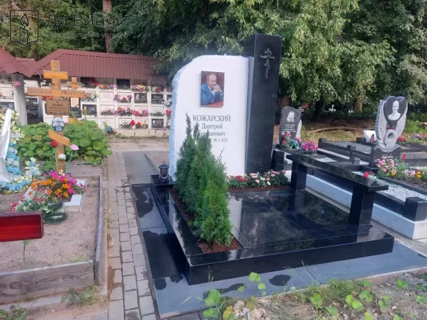 Мемориальный комплекс на Большеохтинском кладбище