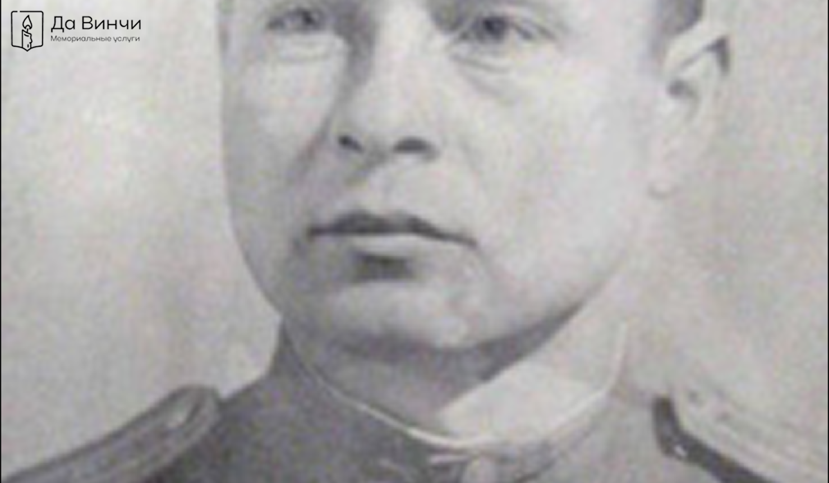 Памятник Петру Сергеевичу Новикову, Герою Советского Союза, на Южном кладбище
