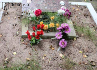 Памятник Анатолию Андреевичу Андрееву, Герою Советского Союза, на Ново-Волковском кладбище