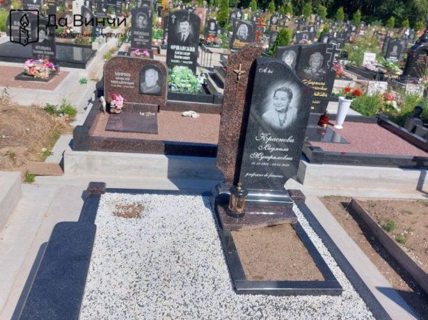 Комбинированный памятник и мемориальный комплекс, кладбище Памяти жертв 9го января