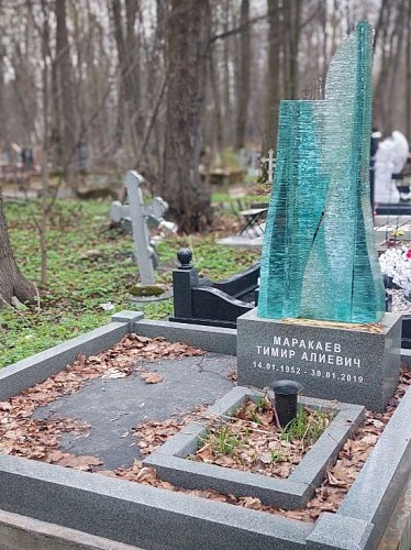06.11.2024 года. Памятник с многослойным стеклом