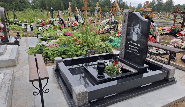 03.07.2025 года. Гранитный комплекс с комбинированным памятником - мастерская «ДаВинчи» в СПб
