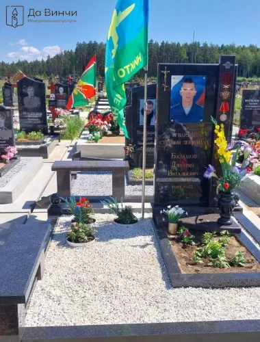 Памятник участнику СВО на Белоостровском кладбище