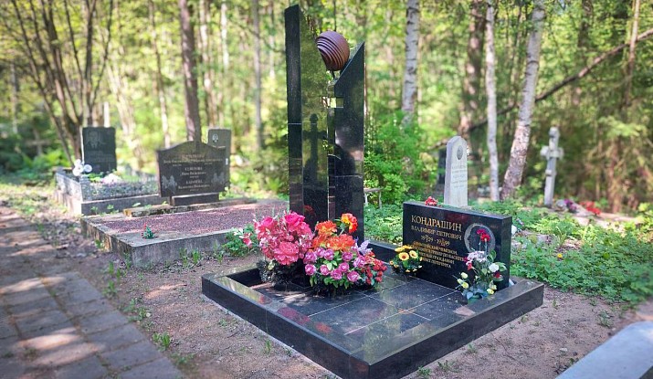Памятник фигурные колонны - мастерская «ДаВинчи» в СПб