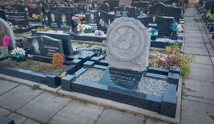 19.08.2025 года. Гранитный памятник "Журавли" - мастерская «ДаВинчи» в СПб