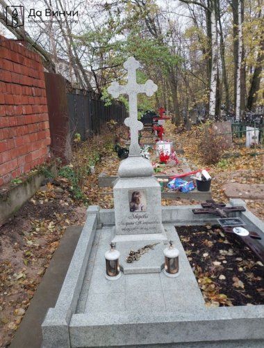 Гранитный комплекс из мансура (крест с голгофой), Новое Волковское кладбище