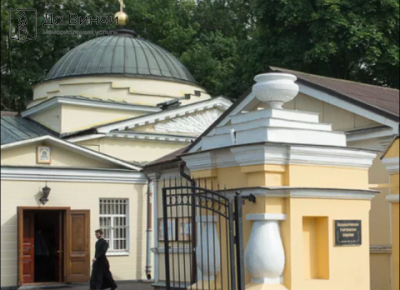 Памятник Петру Григорьевичу Алексееву, Герою Советского Союза, на Большеохтинском кладбище