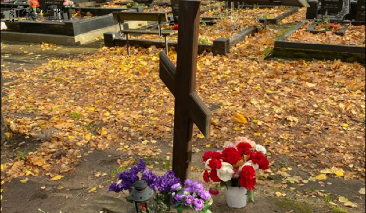 Памятник Алексею Балабанову, режиссёру, на Смоленском кладбище