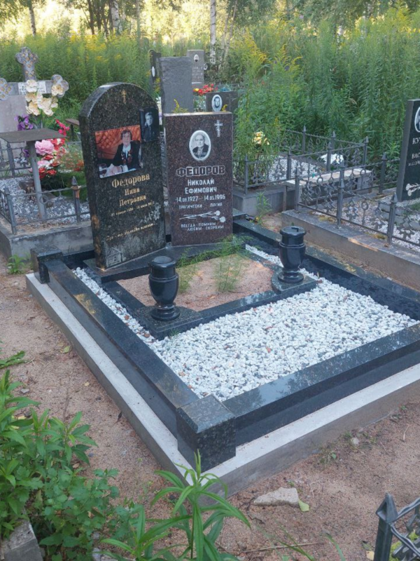 Семейный памятник на Ковалевском кладбище давинчи памятники